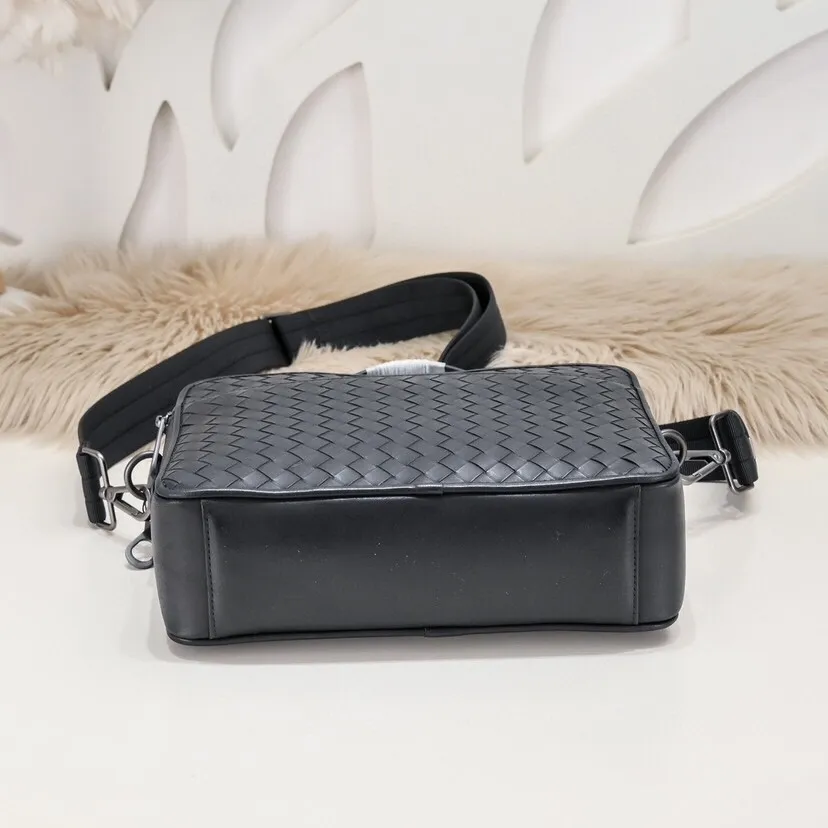 All categories 💚 Top version men’s bags 💚 BV 2024 new BV crossbody bag